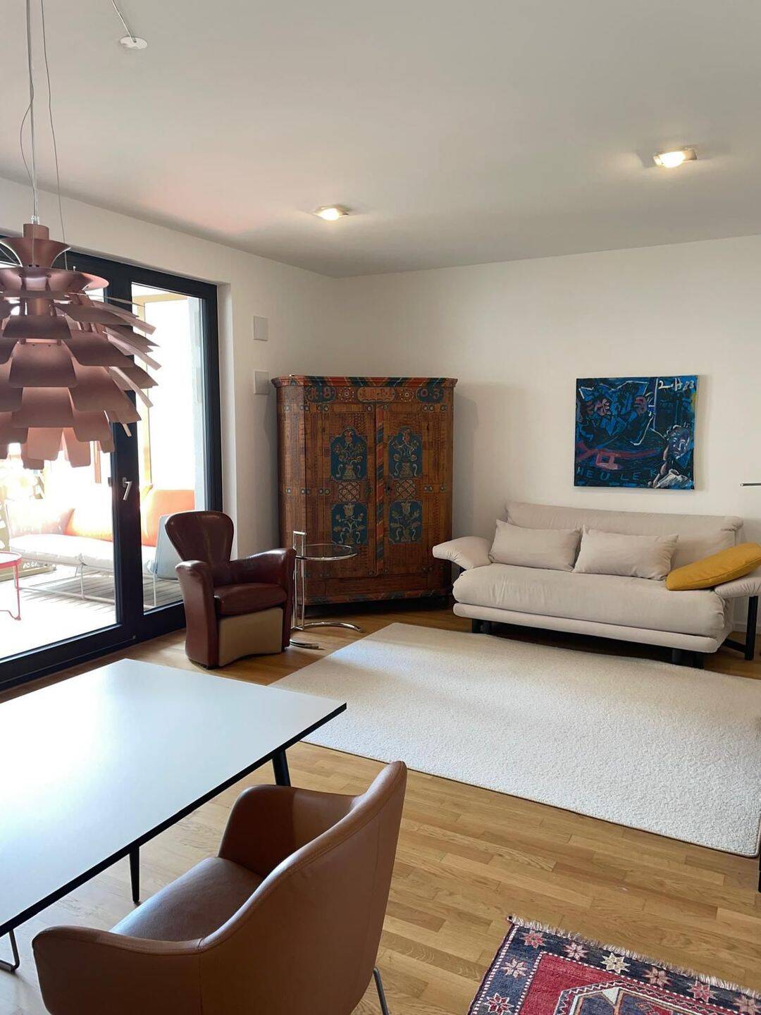 Wunderschönes * 2 Zimmer Apartment * Einbauküche * Möbliert * Balkon