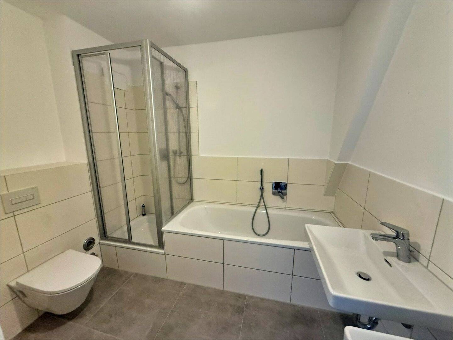 Großzügige Altbauwohnung mit Klimaanlage & Fußbodenheizung – Magdeburg – Vorschaubild 7
