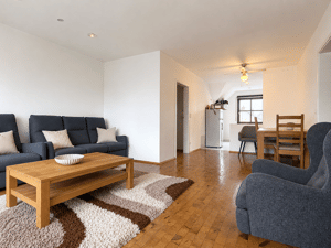 3 Zimmer DG-Wohnung mit Loggia, Garage und zusätzlich ca.31m² ausgebauter Nutzfläche im Spitzboden – 68229 Mannheim – Vorschaubild 2