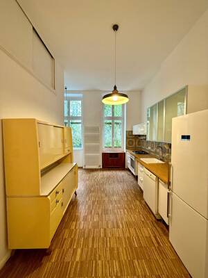 Altbaujuwel in Bestlage Fischgrät Designbad und ruhiger Innenhof nahe Kudamm – 10629 Berlin – Vorschaubild 9