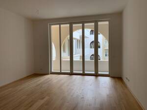 3 Zimmer mit EBK, große Loggia, Parkett, Gäste-WC – 1067 Dresden – Vorschaubild 8