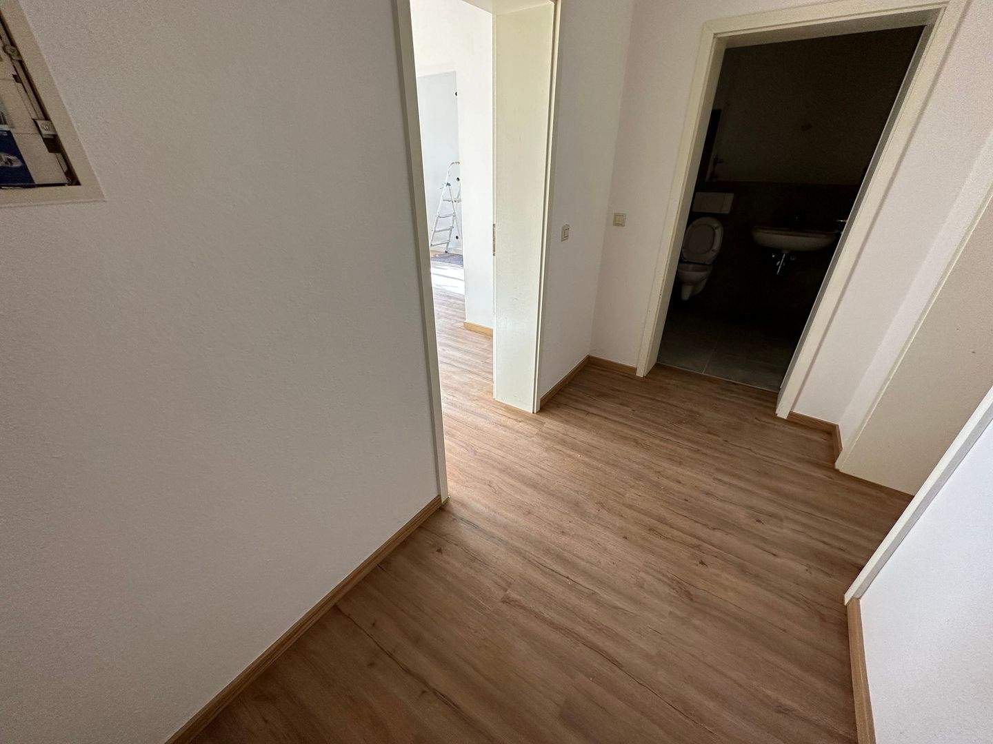 Frei ab 1.8.26 + offene Küche + neuer Balkon u.v.m. – Chemnitz – Vorschaubild 2