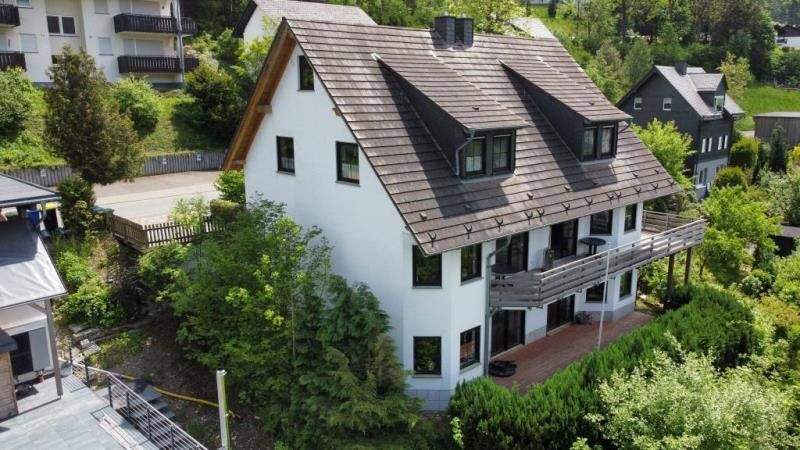 Leben wo andere Urlaub machen! Gepflegte Doppelhaushälfte in Willingen. – Willingen (Upland) – Bild 1 von 9