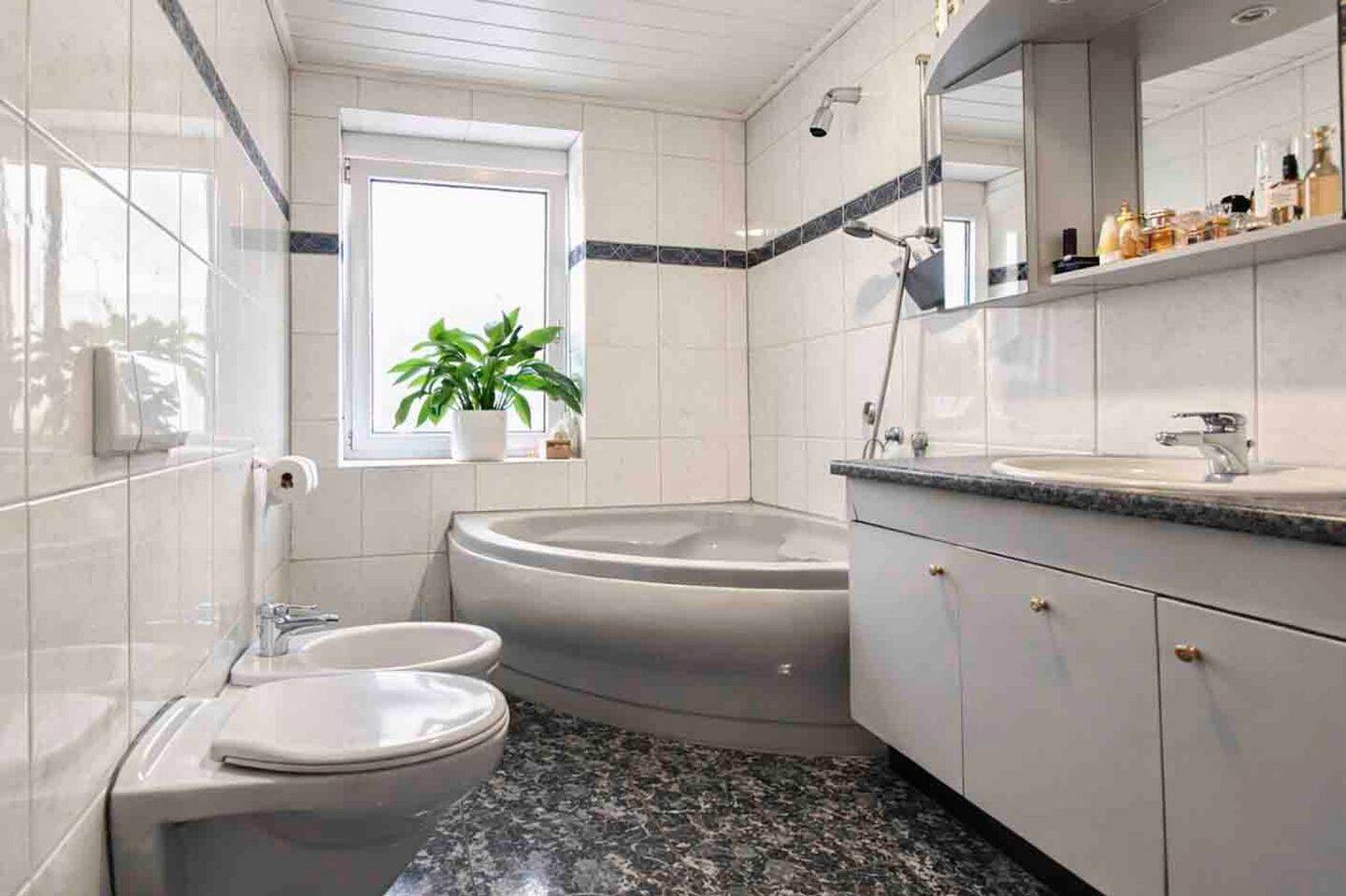 Bezugsfreie 4-Zimmer-Wohnung mit Terrasse in zentraler Lage von Feuerbach – Stuttgart – Vorschaubild 7