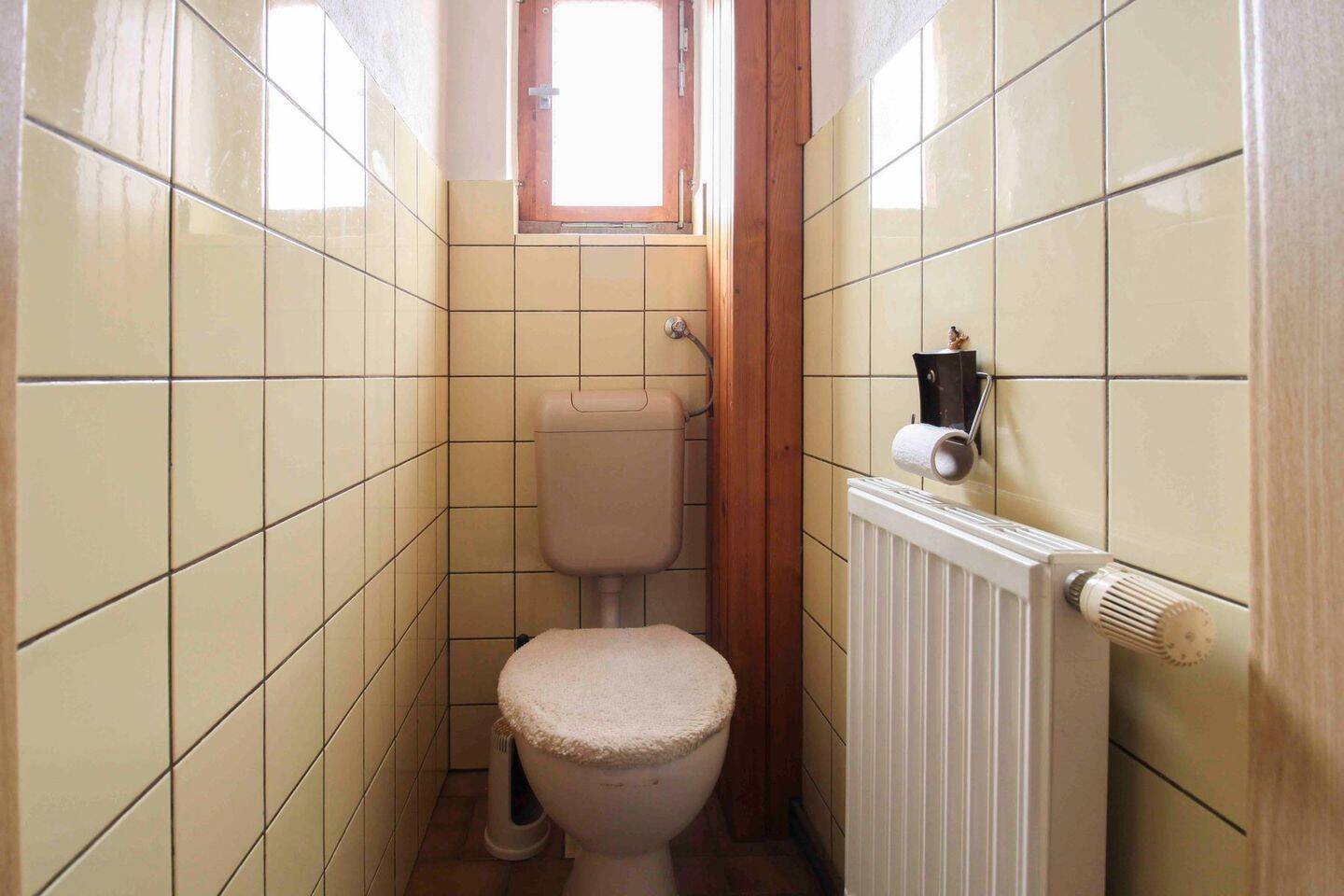 Renovierungsbedürftiges Reihenmittelhaus mit Terrasse und Stellplatz - 5 Zimmer auf ca. 70 m² – Chemnitz – Vorschaubild 7
