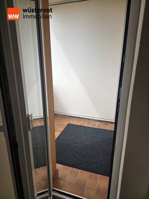 Möbliertes City-Studio mit Loggia & Skylineblick in Frankfurt-Bockenheim – 60486 Frankfurt am Main – Vorschaubild 9