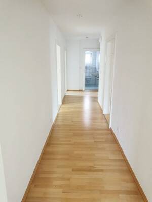 Gepflegte und helle 4 Zimmer-Altstadtwohnung mit Garage – 85049 Ingolstadt – Vorschaubild 6