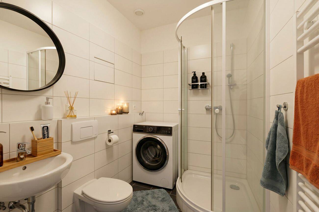 Klein aber OHO mit Einbauküche, Südbalkon und Bad mit Dusche! – Chemnitz – Vorschaubild 6