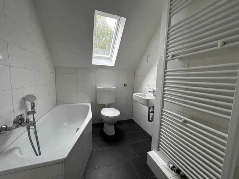 Schöne, große 3-Zimmer-Dachgeschoss-Wohnung im Nordviertel in direkter Uni-Nähe – Essen – Vorschaubild 4