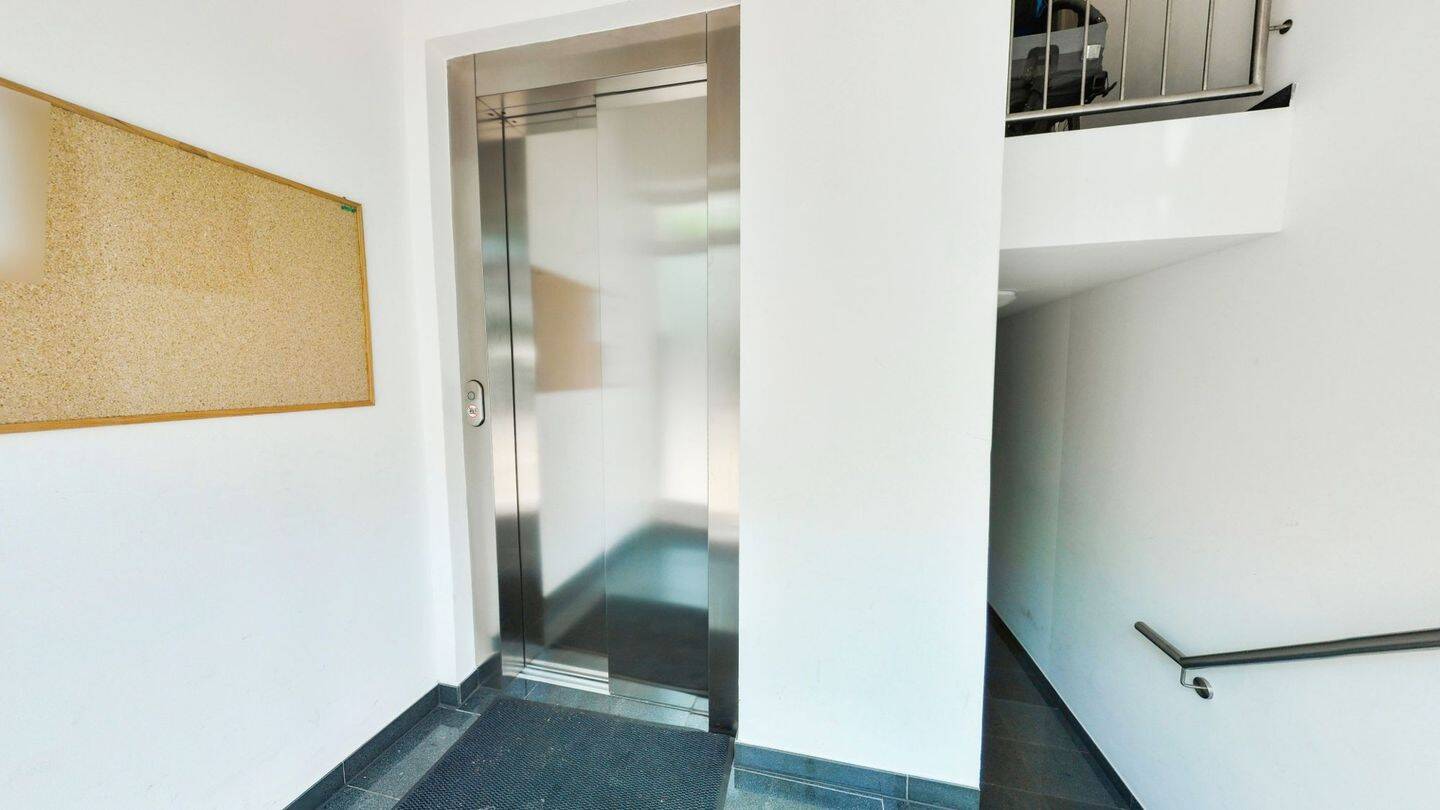 Exklusive Gartenwohnung mit Terrasse, Aufzug und Außenstellplatz – Köln – Vorschaubild 2