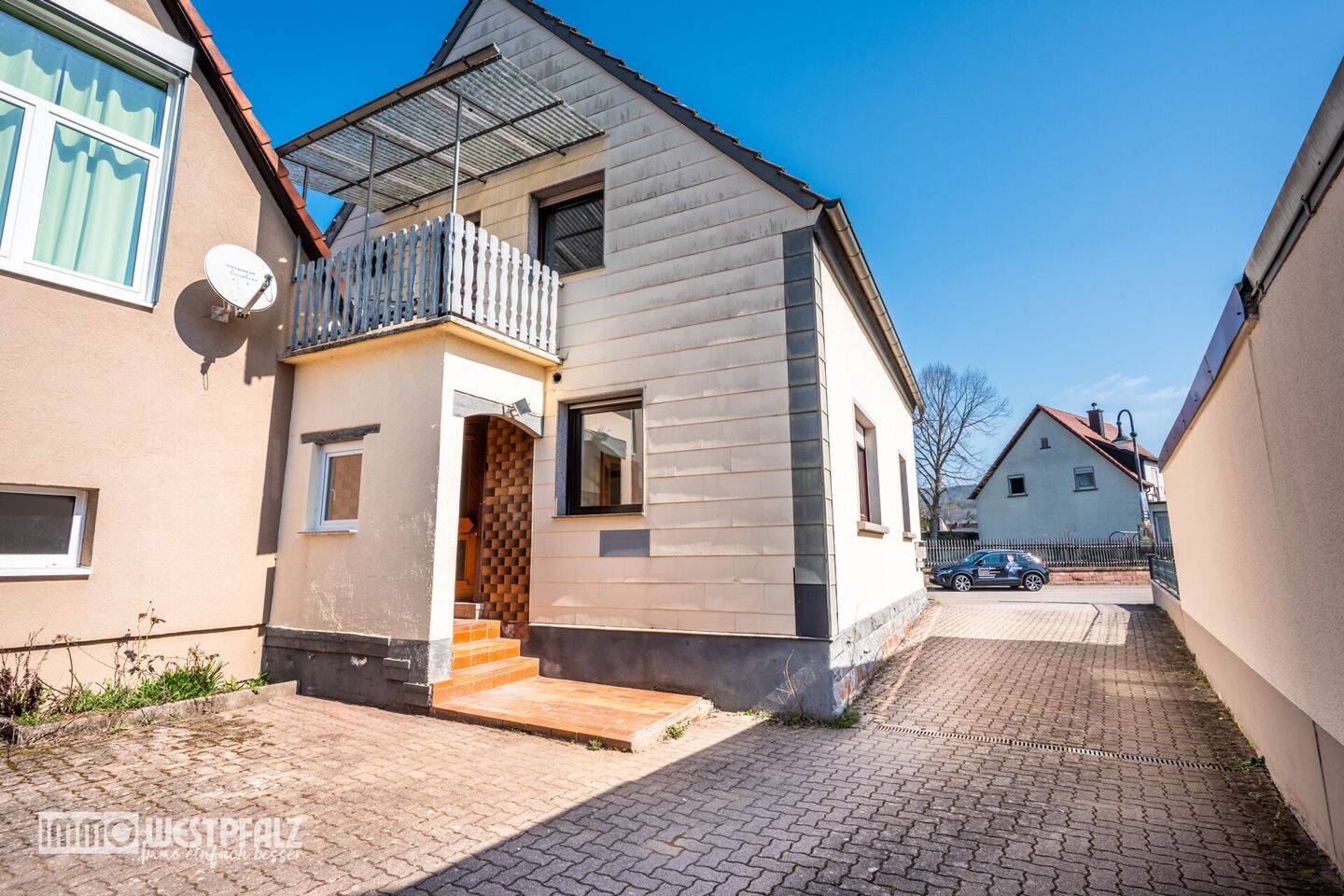 Frisch renoviertes Einfamilienhaus mit Licht, Balkon und Kamin im Dahner Felsenland – Fischbach bei Dahn – Vorschaubild 2