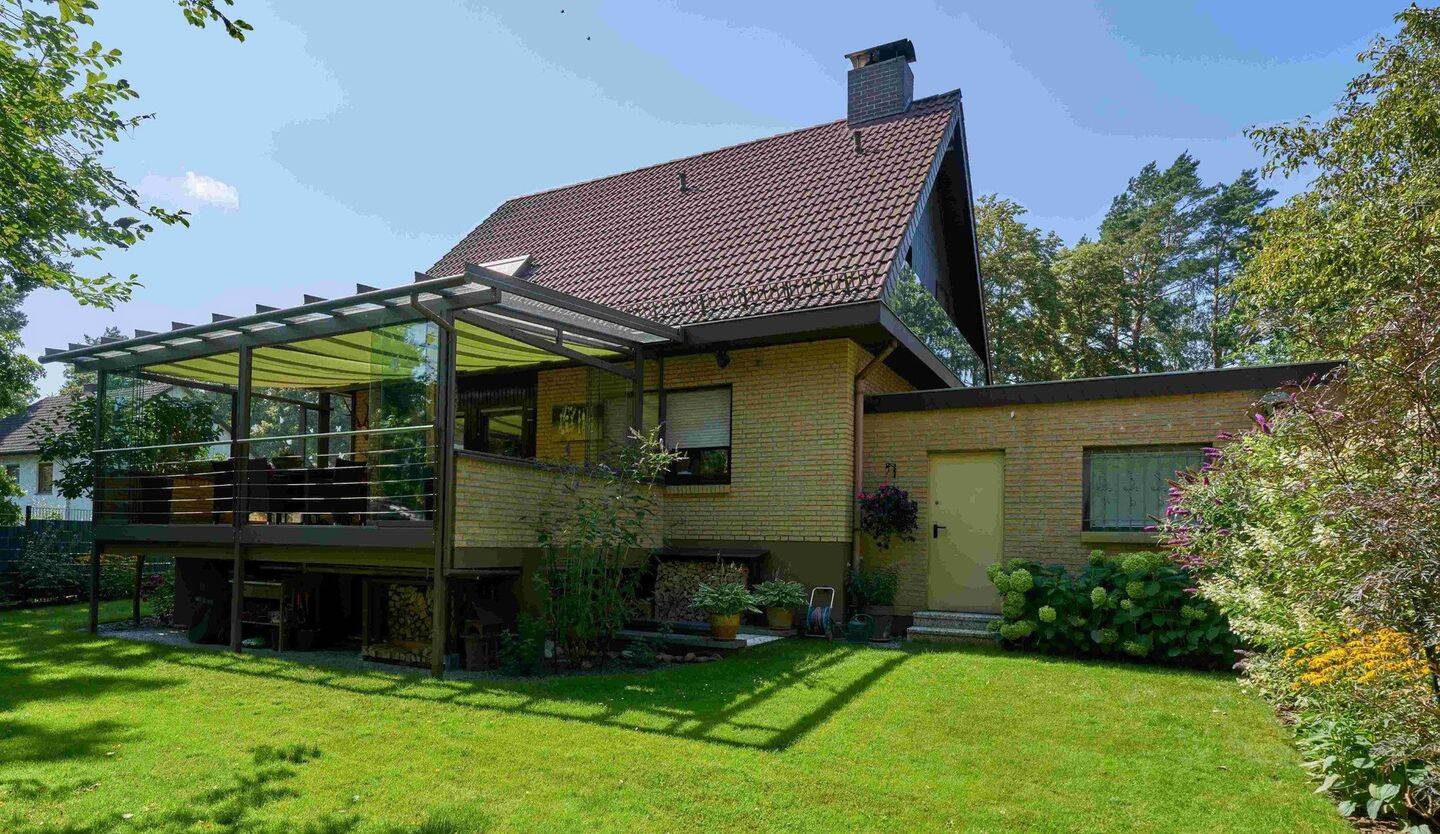 RESERVIERT - Einfamilienhaus in Bestlage mit unverbaubarem Blick ins Naturschutzgebiet