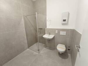 Exklusive 3-Zimmer-Neubauwohnung mit Domblick, Fußbodenheizung & großer Terrasse – 50668 Köln – Vorschaubild 4