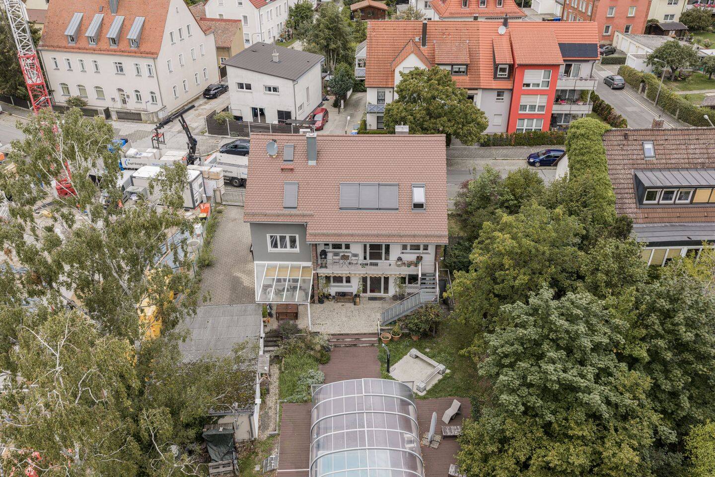 Charmantes Zweifamilienhaus mit großem Garten & Pool in ruhiger Lage – Nürnberg – Vorschaubild 2