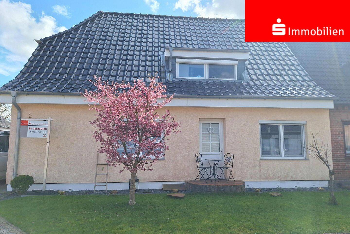 Solides Doppelhaus mit großzügigen Garten – Meldorf – Bild 1 von 9