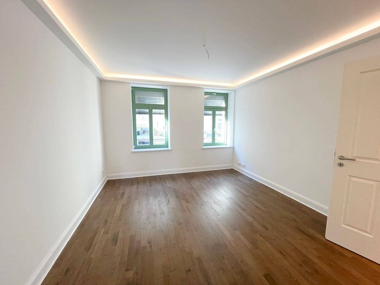 Jetzt aber! Schickes Nest mit Balkon + Parkett + Fußbodenhzg. + Wanne & Dusche + Übernahme EBK mgl. – Leipzig – Vorschaubild 2