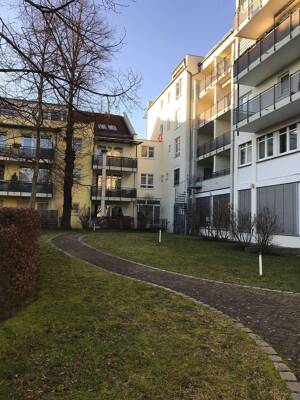 Gut vermietet - 3 Zimmer - großer Balkon Südseite - verkehrsgünstig, – 10315 Berlin – Vorschaubild 2