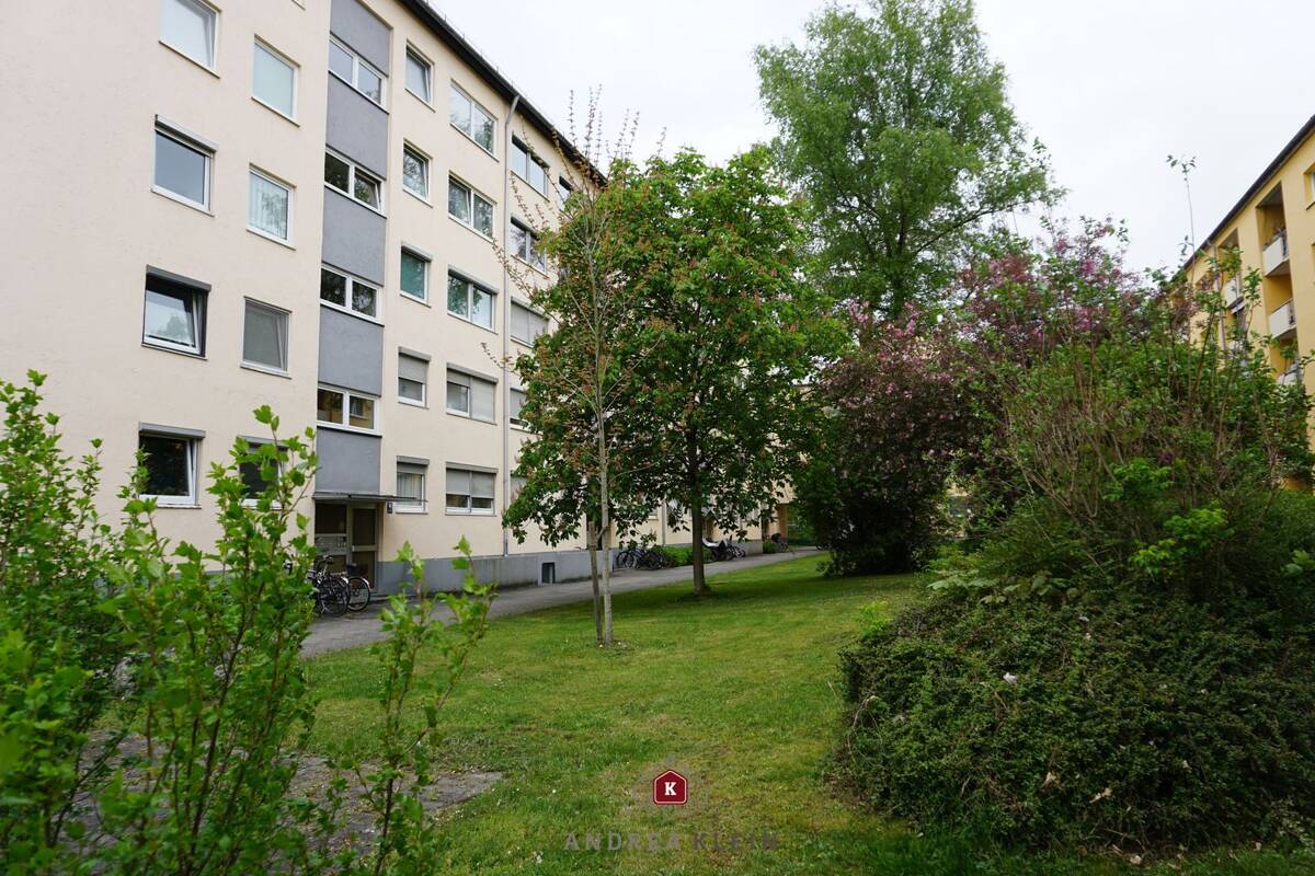 *München – Lerchenau-Ost* Charmante 3-Zimmer-Wohnung im 3. Stock – 80935 München – Bild 1 von 9