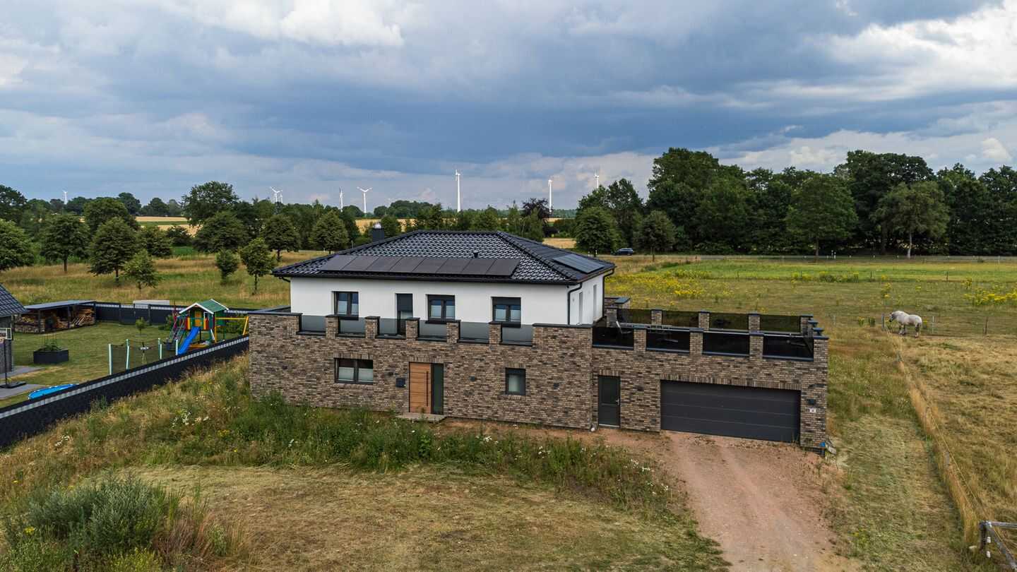 Exklusive Stadtvilla mit Dachterrasse, hochwertiger Designausstattung und modernster Energietechnik – Sulingen – Vorschaubild 2