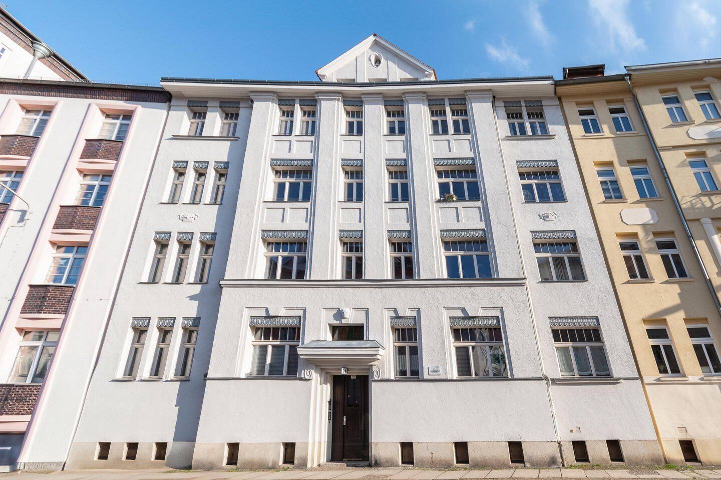 IDEAL GESCHNITTEN UND SOFORT BEZUGSFREI | Gemütliches Single-Apartment mit Loggia und Einbauküche