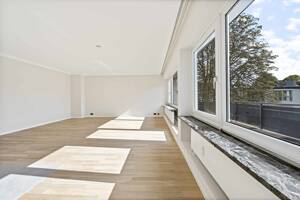 Großzügige Penthouse-Wohnung mit Aufstockungspotenzial - Einzigartige Gelegenheit! – 22301 Hamburg – Vorschaubild 8
