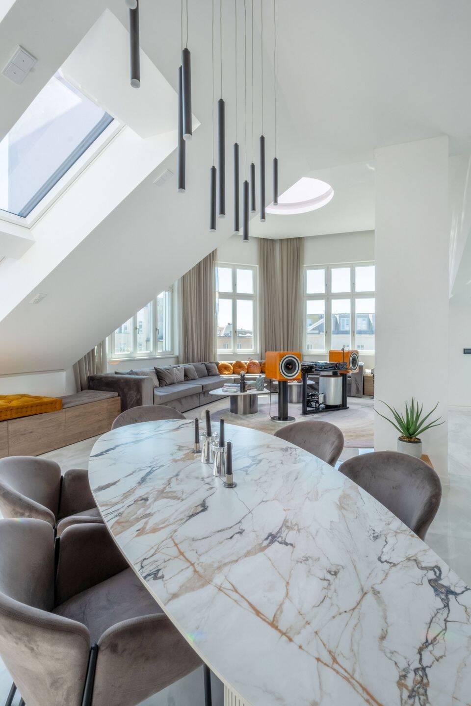 Außergewöhnliche 4-Zimmer-Penthouse-Wohnung mit zwei Terrassen in Berlin Mitte – Berlin – Vorschaubild 3
