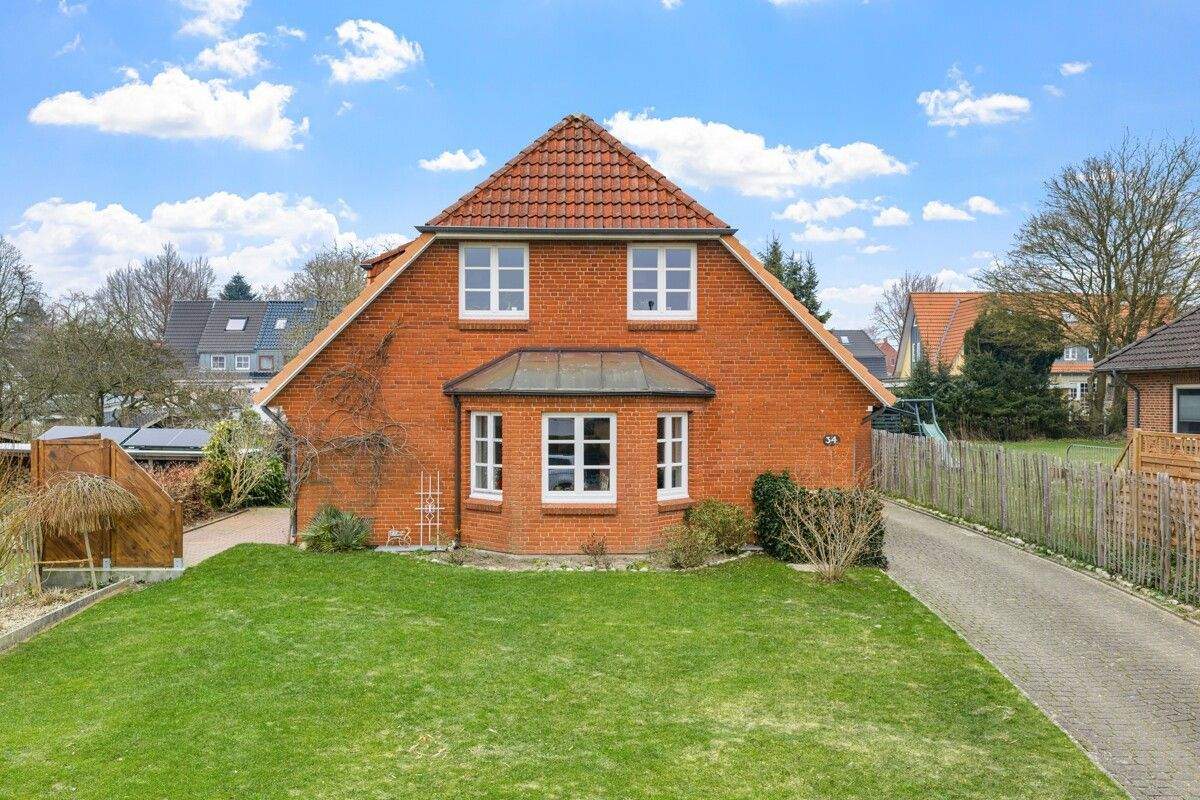 Reserviert: Ein Zuhause zum Ankommen - geräumig, gepflegt und voller Möglichkeiten – Flensburg – Bild 1 von 9