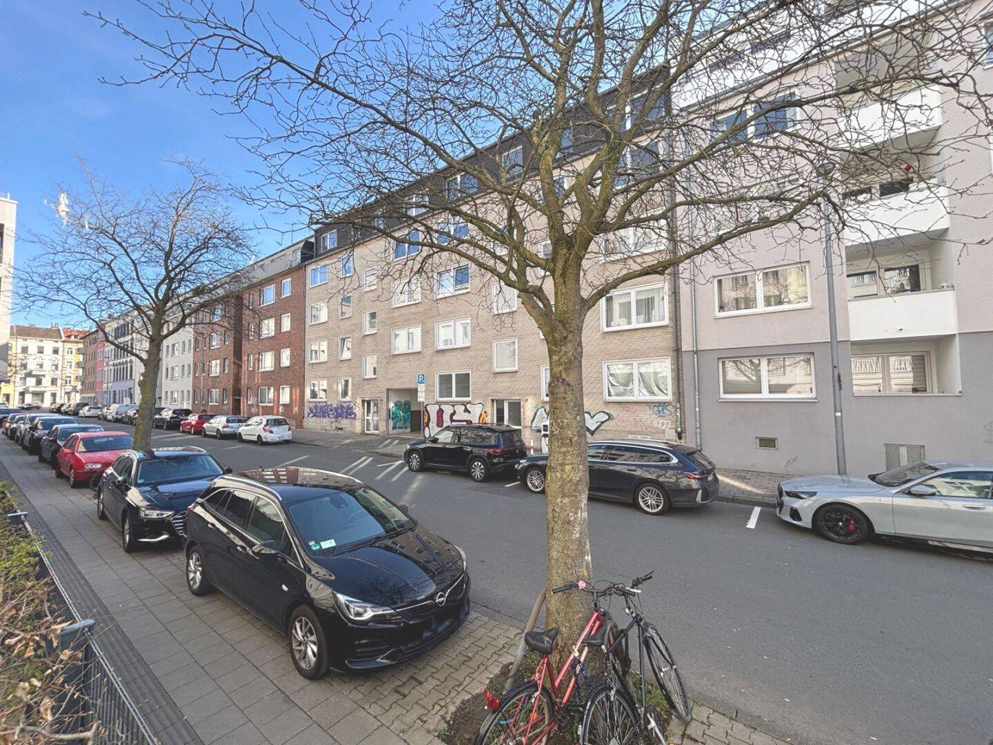 Geräumige 2-Zimmer-Dachgeschoss-Wohnung im Herzen von Aachen