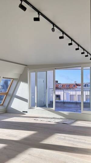 Helle DG-Wohnung mit Terrasse und Blick auf den Innenhof – in direkter Nähe zum Kurfürstendamm – 10707 Berlin – Vorschaubild 2