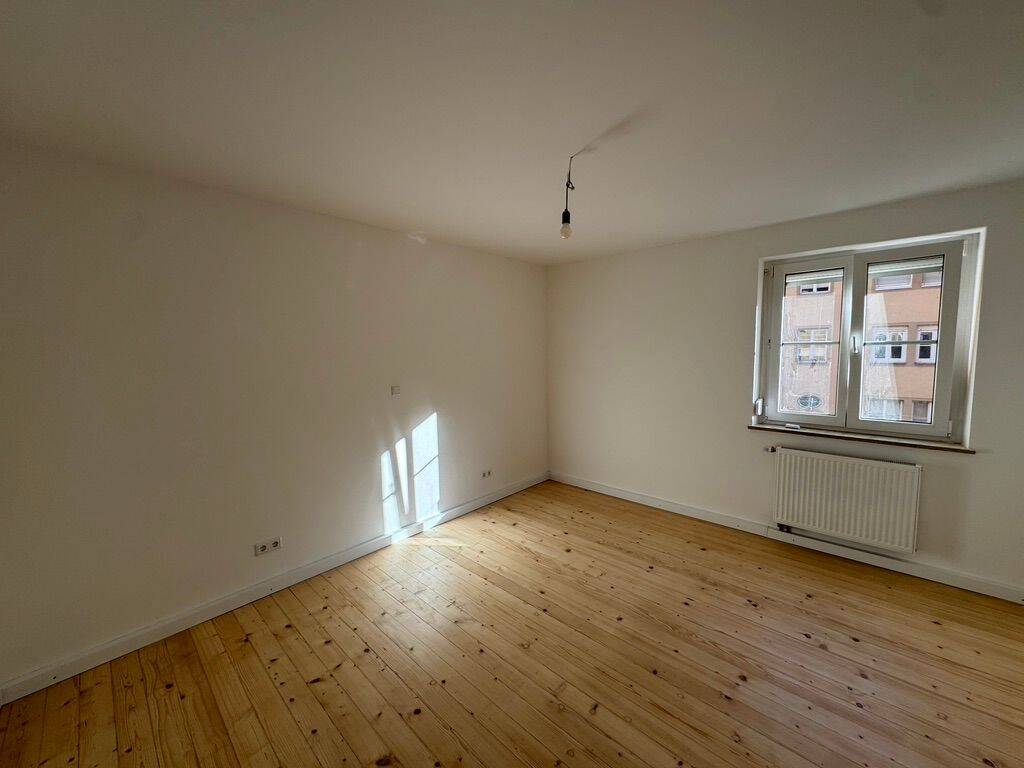 Renovierte Zweizimmerwohnung mit Balkon – Nürnberg – Vorschaubild 2