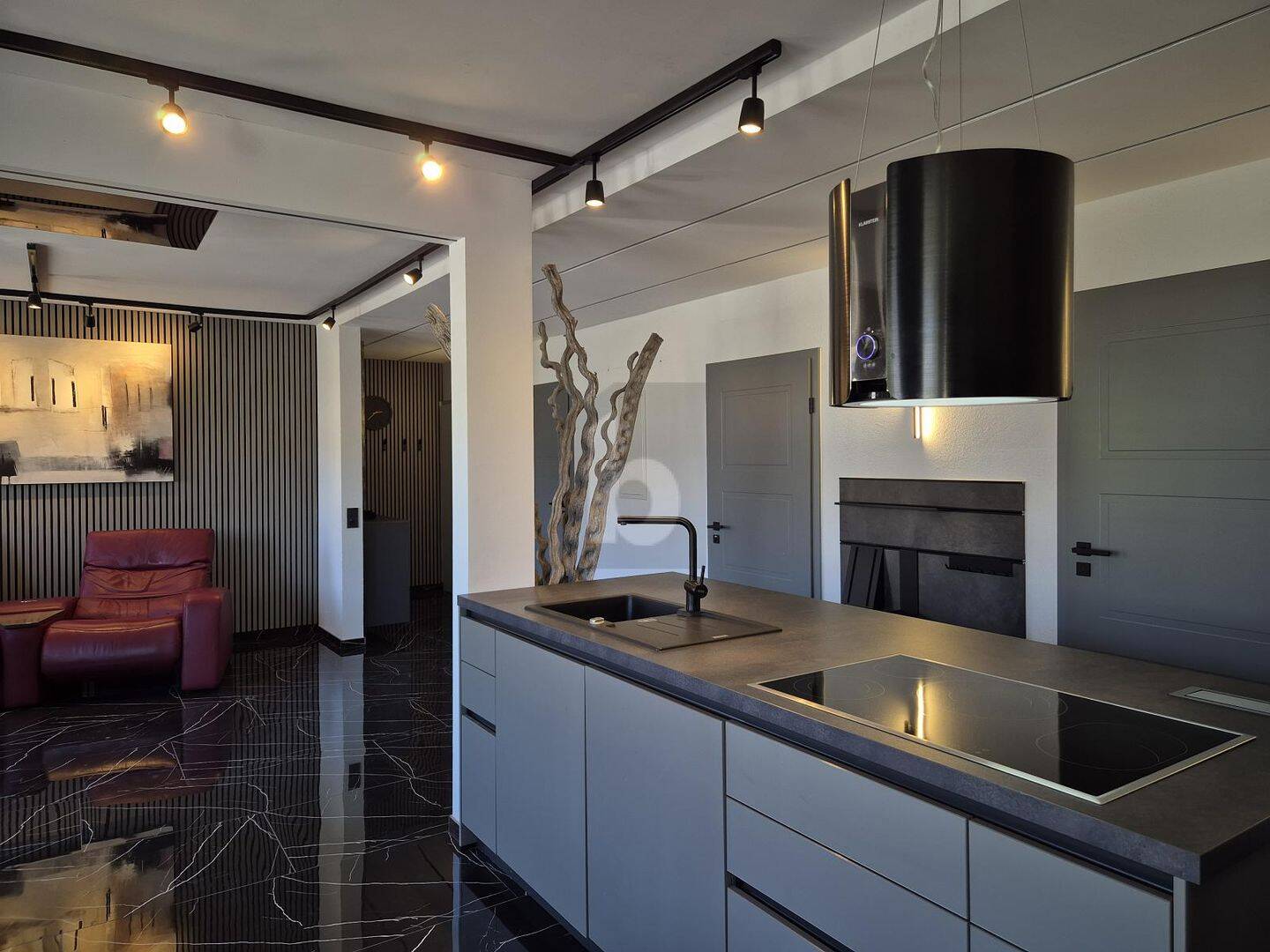 LUXUS PUR - KERNSANIERT, MODERN & EINZIGARTIG