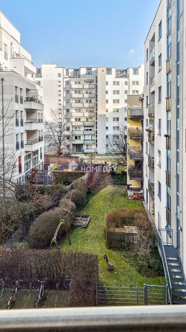 Attraktive Zwei-Zimmer-Wohnung in erstklassiger Citylage – Berlin – Vorschaubild 3