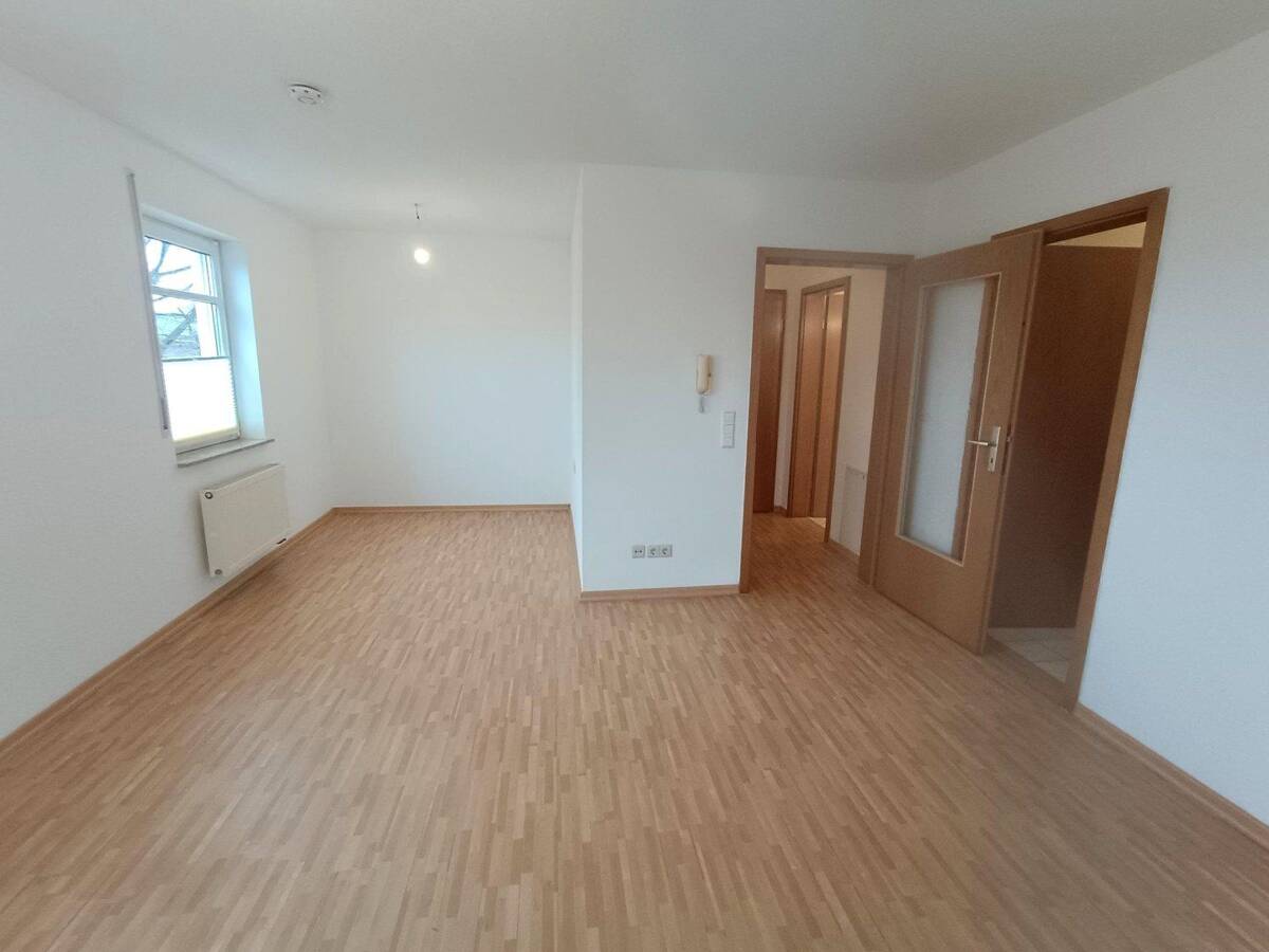 Dresden-Cotta - prov.frei, ruhige, mod. 1 Zi.-Whg. mit Balkon, sep. Küche mit Einbauten u. TG Stpl. – 1157 Dresden – Bild 1 von 9