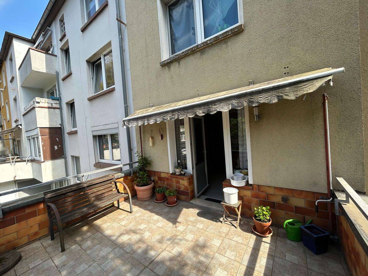 Zentrale 3,5-Zimmer-Wohnung ca. 96 m² – inkl. Einbauküche und Balkon!