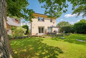 Großzügiges Einfamilienhaus in ruhiger Lichterfelder Lage mit Garten, Kamin, Garage und Vollkeller