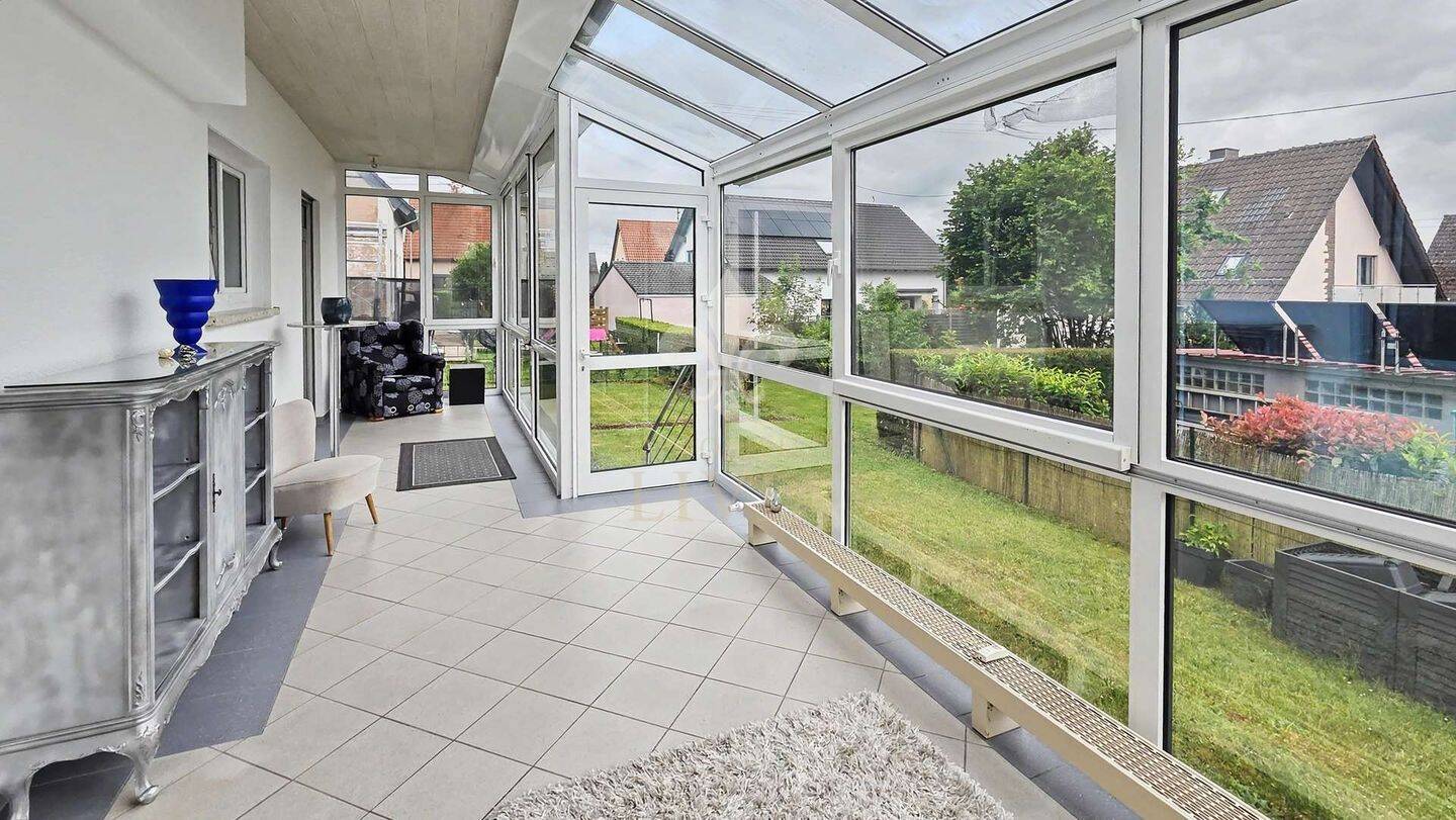 Großzügige 4-Zimmer-Erdgeschosswohnung mit Wintergarten, Garten und Stellplatz – Martinshöhe – Vorschaubild 5