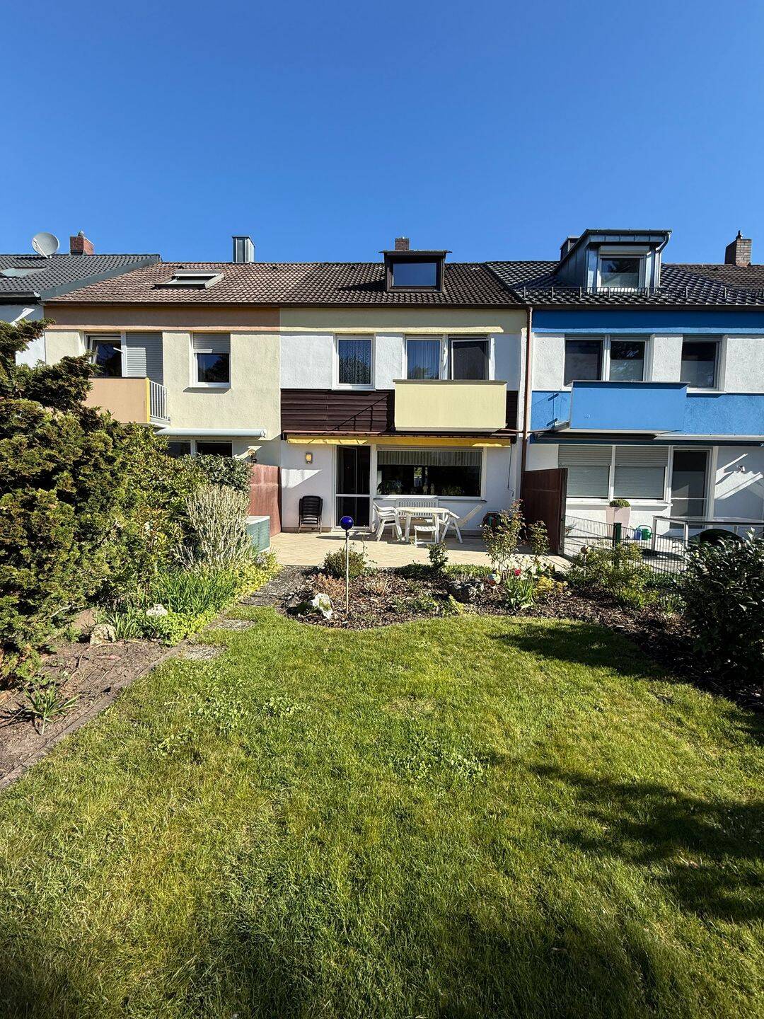Reihenmittelhaus Nbg.-Gaulnhofen, beste Lage, 140 m² Wfl., 6 Zi., 261 m² Grund., Südgarten, Garage ! – Nürnberg – Vorschaubild 7