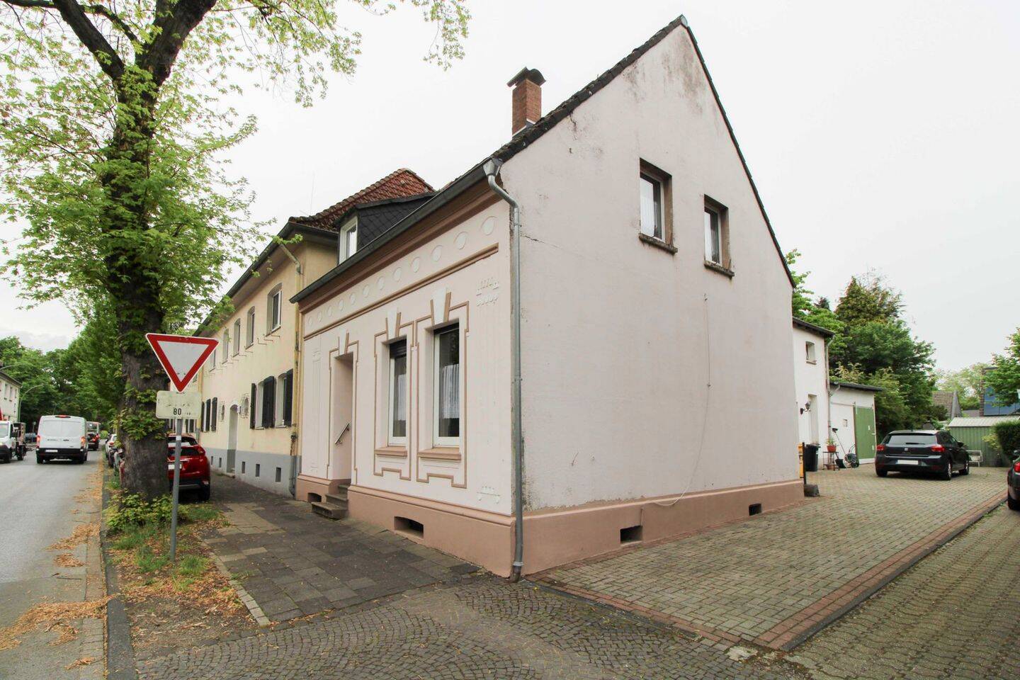 Gepflegtes 5-Zi.-Zuhause mit Garten inkl. Schuppen in Duisburg-Alt-Homberg – Duisburg – Vorschaubild 2