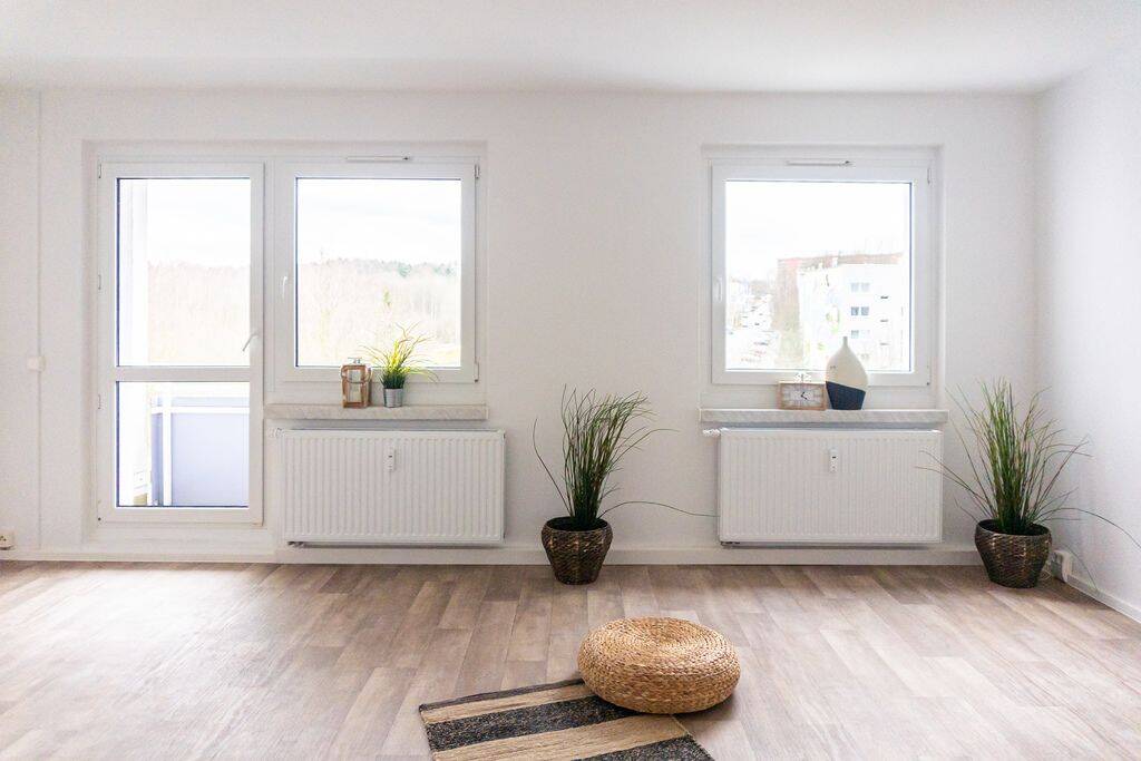 Geräumige 2-Raum-Wohnung mit Eckbadewanne