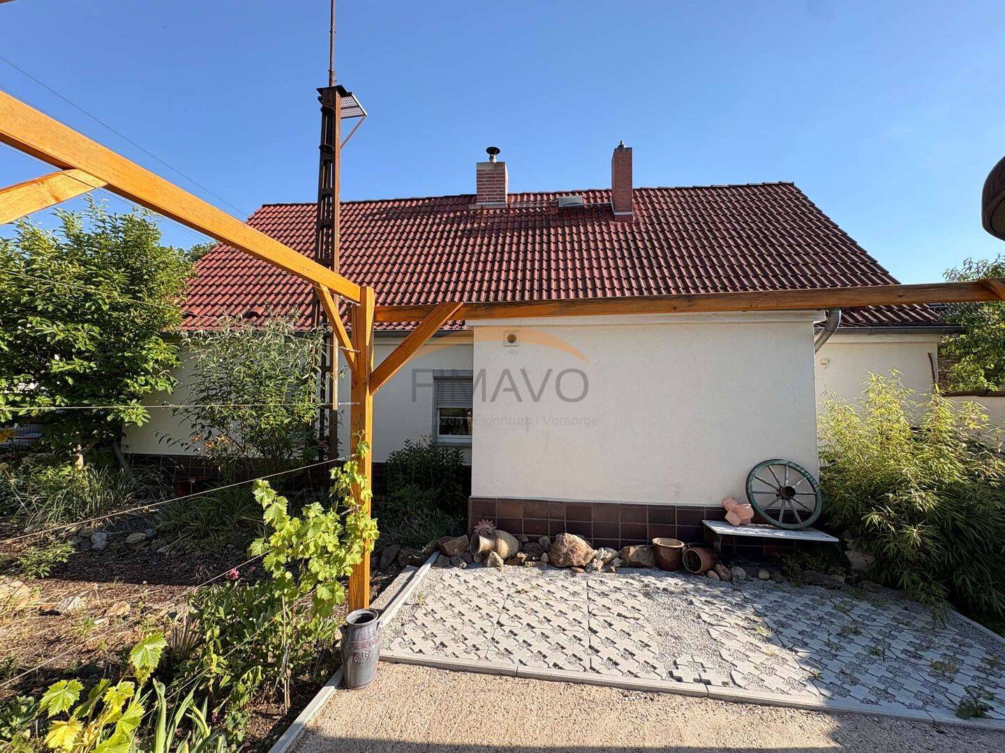 Familienfreundliches Einfamilienhaus mit großem Grundstück, Kamin, Nebengebäuden und viel Potenzial – Lauchhammer – Vorschaubild 4