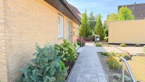 Zweifamilienhaus mit Südgarten und Hochterrasse in Bielefeld-Quelle – 33649 Bielefeld – Vorschaubild 3