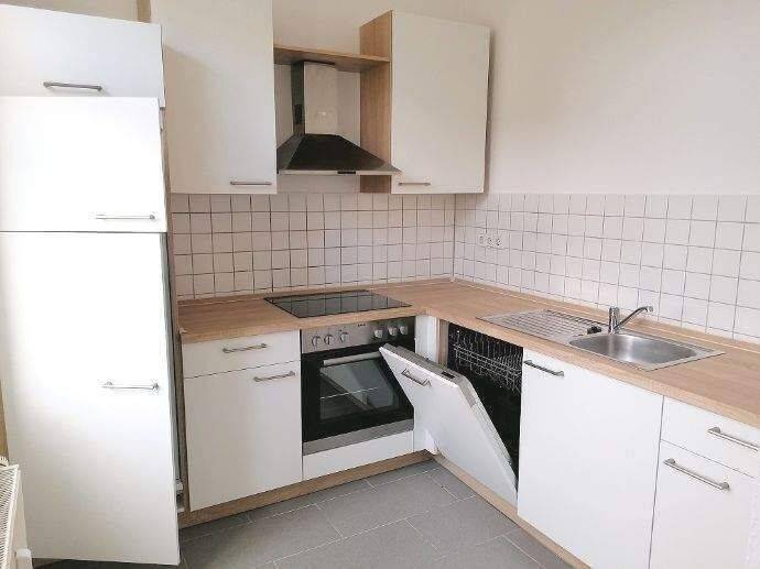 !! mit Einbauküche, 3-Raum-Wohnung mit Laminat in ruhiger Nebenstraße !!
