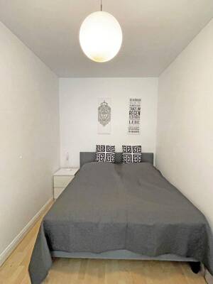 Stilvolle 2-Zi.-Luxuswhg. mit Terrasse, eigenem Gartenanteil und TG-Stellplatz – 20251 Hamburg – Vorschaubild 9