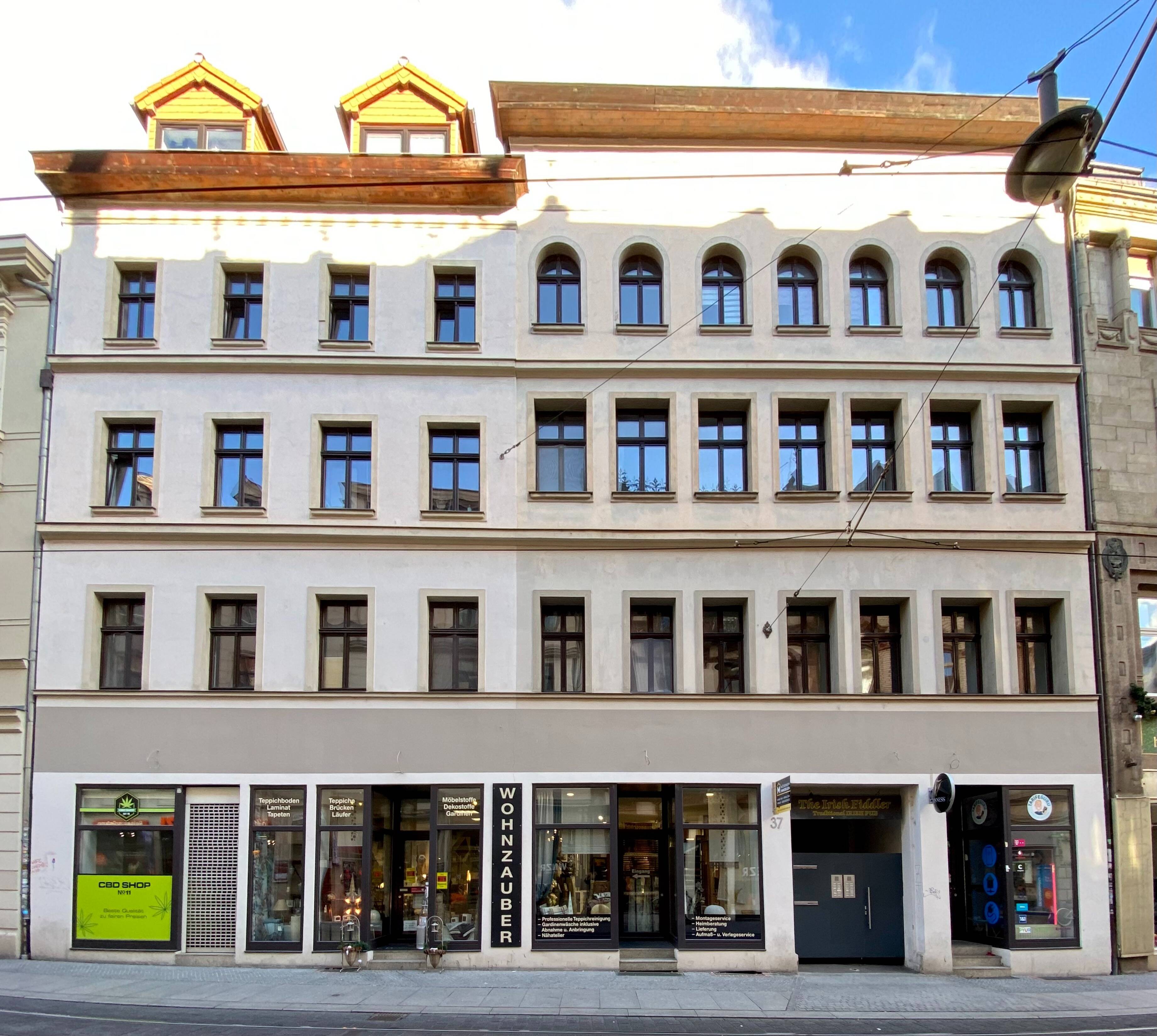 Großzügige 2-RW mit Einbauküche in der Innenstadt sucht!