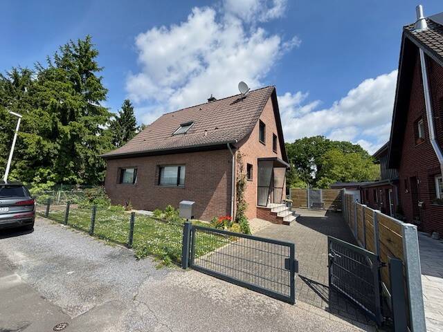 Freistehendes großes Einfamilienhaus am Waldrand Wickrath