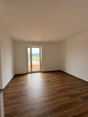 4 Zimmer Mietwohnung mit Balkon und Carport – 92699 Irchenrieth – Vorschaubild 4