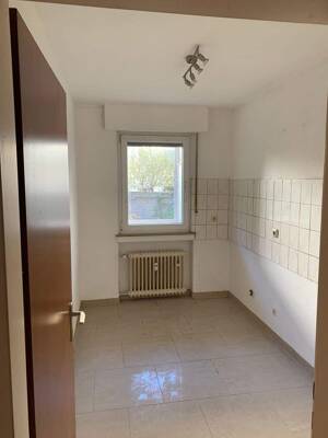 Helle, ruhige Wohnung im EG mit großem Südbalkon, WG-geeignet, mit NEUEM BAD – 45143 Essen – Vorschaubild 9
