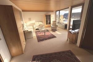 Großzügige 3 ½-Zimmer-Wohnung mit Südbalkon und Stellplatz