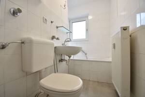 Mit Balkon! Renovierte 2-Zimmer-Whg in OB-Sterkrade – 46145 Oberhausen – Vorschaubild 3