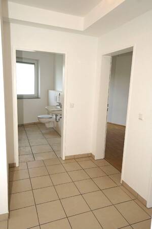 Barrierearme 3-Zimmer-Wohnung mit Balkon und Tiefgaragen-Stellplatz in Leverkusen-Schlebusch! – 51375 Leverkusen – Vorschaubild 6